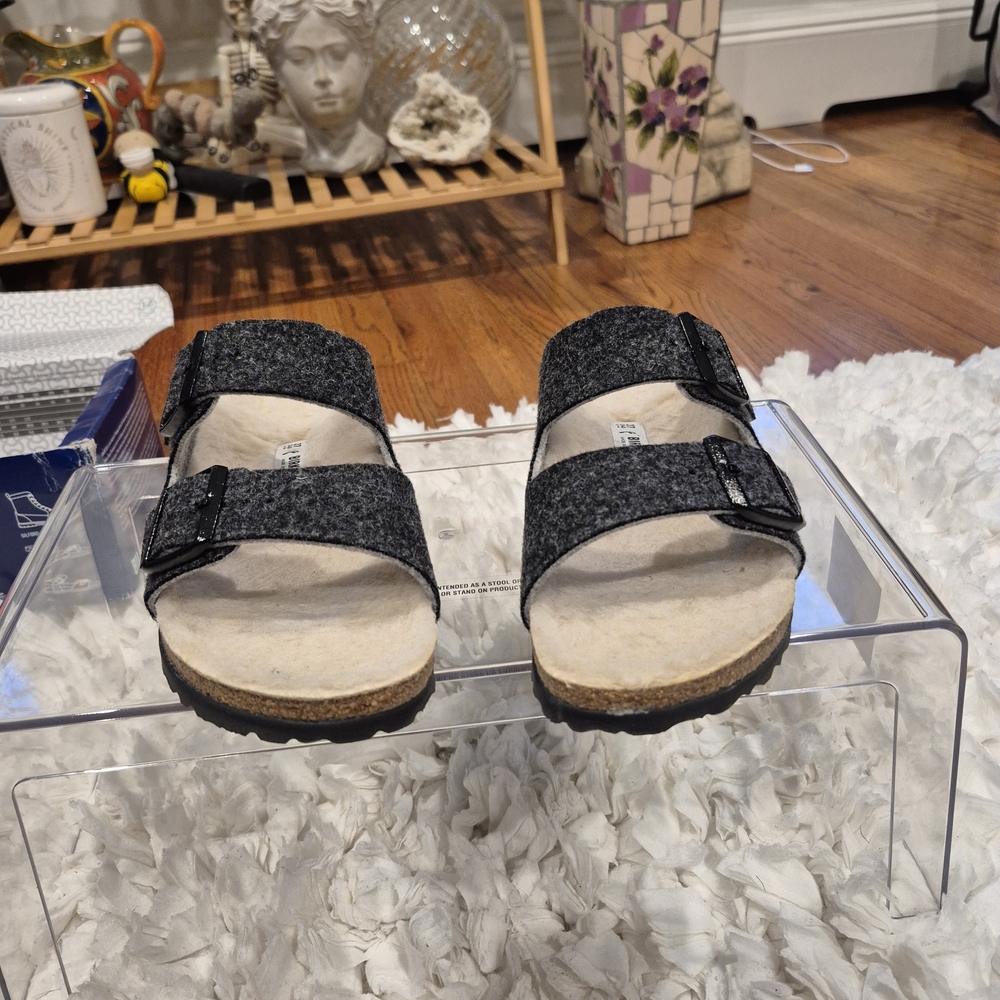 Birkenstock Women's Charcoal Wool Felt Sandals With Sherpa Lining - Picture 4 of 7